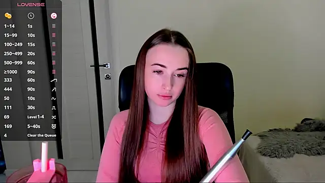 Snapshot of Kimmberr chatting on 10/23/25, 04:44 Kimmberr online show from 10/23/25, 04:44