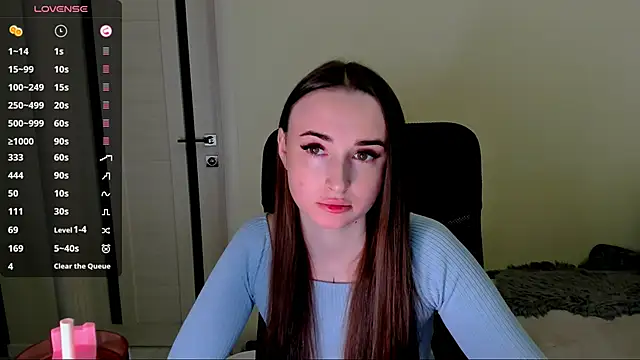 Snapshot of Kimmberr chatting on 11/13/25, 04:27 Kimmberr online show from 11/13/25, 04:27