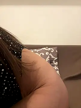 AniGi- online show from 10/25/25, 04:18