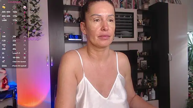 SheilaRyan online show from 12/18/25, 05:12