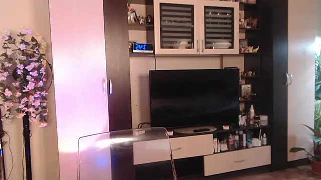 SheilaRyan online show from 10/10/25, 04:46