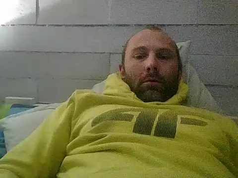 Snapshot of Piter9023 chatting on 10/05/25, 07:04 Piter9023 online show from 10/05/25, 07:04