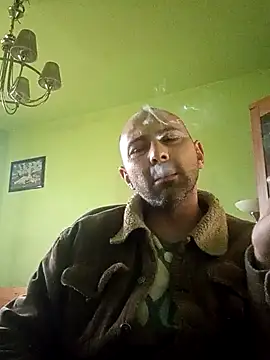 Snapshot of Piter9023 chatting on 10/21/25, 02:27 Piter9023 online show from 10/21/25, 02:27