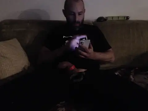 Snapshot of Piter9023 chatting on 12/01/25, 05:41 Piter9023 online show from 12/01/25, 05:41