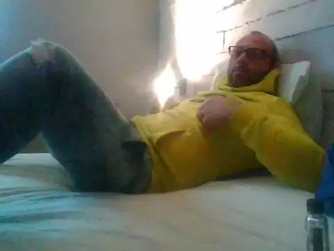 Snapshot of Piter9023 chatting on 10/05/25, 06:59 Piter9023 online show from 10/05/25, 06:59