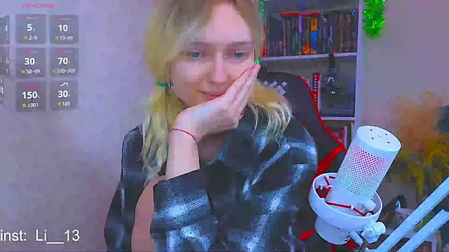 Snapshot of Angelina__1 chatting on 02/14/25, 11:53 Angelina 1 online show from 02/14/25, 11:53