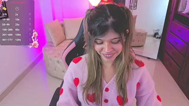 NATAASHA    online show from 11/18/25, 03:21