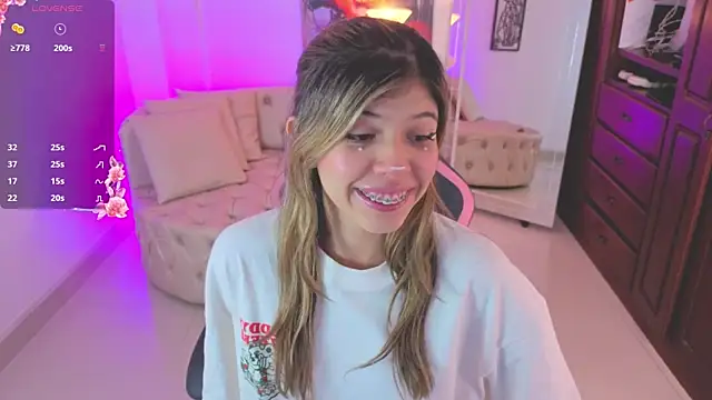 NATAASHA    online show from 09/16/25, 03:18