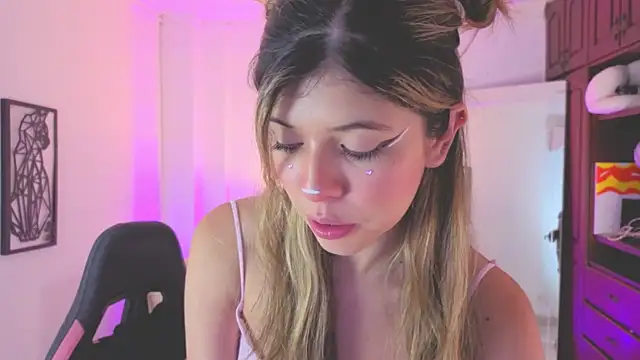 NATAASHA    online show from 09/25/25, 06:47