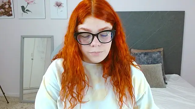 Snapshot of lucie_nicolls chatting on 02/03/25, 08:24 lucie nicolls online show from 02/03/25, 08:24