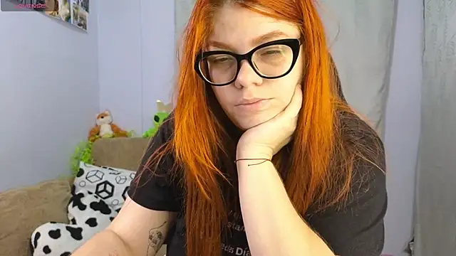 Snapshot of lucie_nicolls chatting on 02/24/25, 07:41 lucie nicolls online show from 02/24/25, 07:41