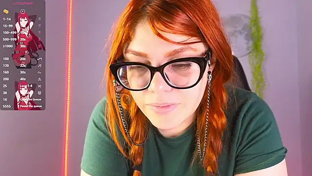 Snapshot of lucie_nicolls chatting on 02/14/25, 11:09 lucie nicolls online show from 02/14/25, 11:09