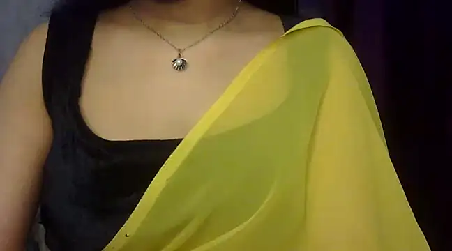 Snapshot of Karnaa_vail chatting on 02/17/25, 05:25 Karnaa vail online show from 02/17/25, 05:25