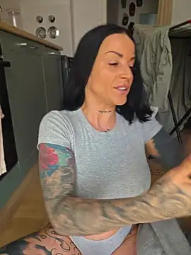 EmilyDiazofficial online show from 05/10/26, 09:13
