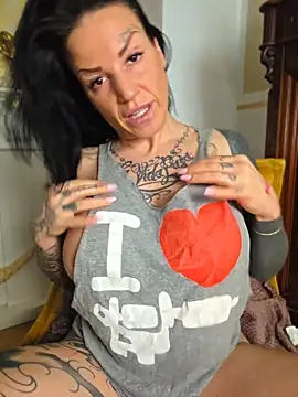EmilyDiazofficial online show from 05/13/26, 08:10