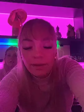 LizzyLush  online show from 09/12/25, 12:00