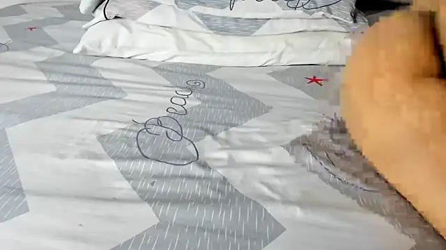 Snapshot of maybelline69 chatting on 10/17/25, 08:10 maybelline69 online show from 10/17/25, 08:10