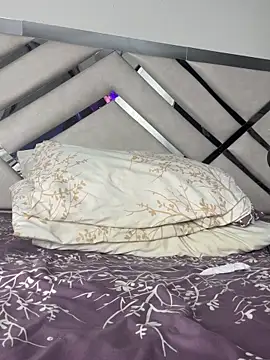 Snapshot of maybelline69 chatting on 10/31/25, 10:23 maybelline69 online show from 10/31/25, 10:23