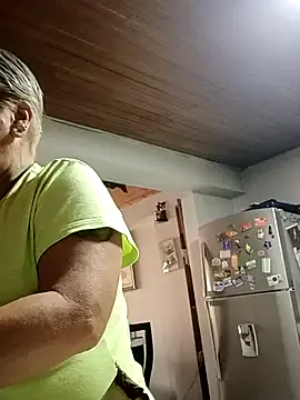 Snapshot of DirtyBIianca chatting on 10/27/25, 11:33 DirtyBIianca online show from 10/27/25, 11:33