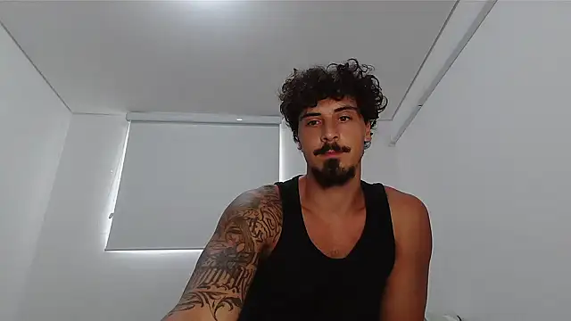 Snapshot of milkoffe chatting on 02/20/26, 03:36 milkoffe online show from 02/20/26, 03:36