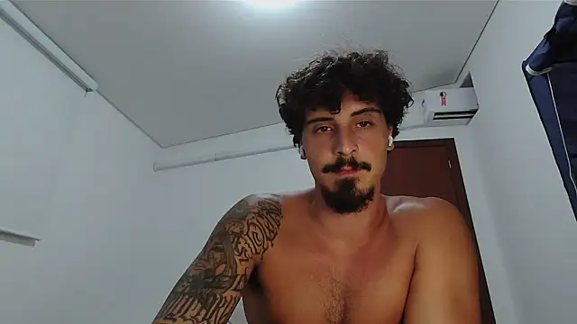 Snapshot of milkoffe chatting on 02/07/26, 03:25 milkoffe online show from 02/07/26, 03:25