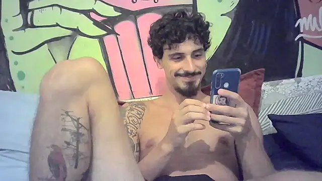 Snapshot of milkoffe chatting on 02/13/25, 10:43 milkoffe online show from 02/13/25, 10:43