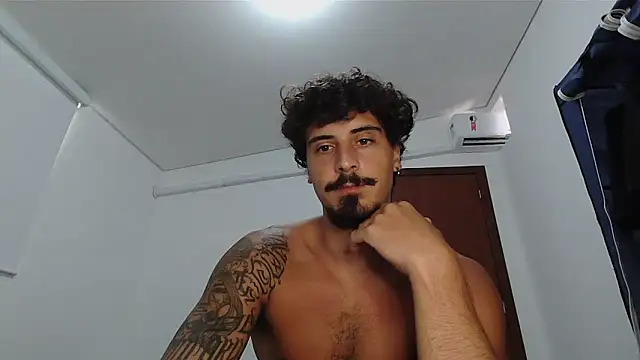 Snapshot of milkoffe chatting on 02/08/26, 02:59 milkoffe online show from 02/08/26, 02:59