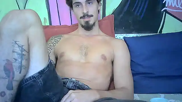 Snapshot of milkoffe chatting on 02/19/25, 07:26 milkoffe online show from 02/19/25, 07:26