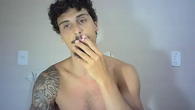 Snapshot of milkoffe chatting on 01/26/25, 12:05 milkoffe online show from 01/26/25, 12:05