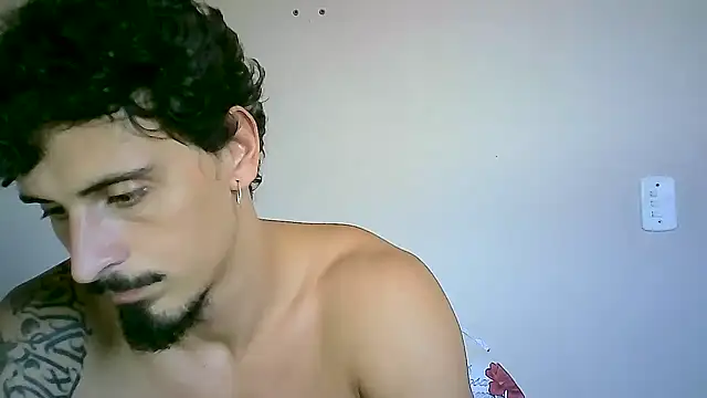 Snapshot of milkoffe chatting on 01/23/25, 01:56 milkoffe online show from 01/23/25, 01:56