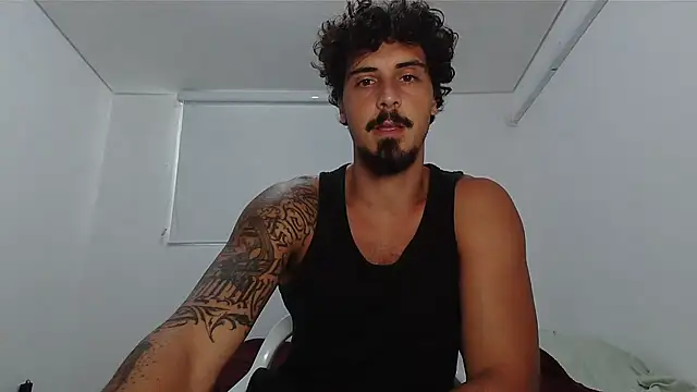 Snapshot of milkoffe chatting on 02/22/26, 01:57 milkoffe online show from 02/22/26, 01:57