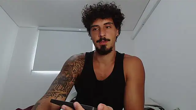 Snapshot of milkoffe chatting on 02/19/26, 12:35 milkoffe online show from 02/19/26, 12:35