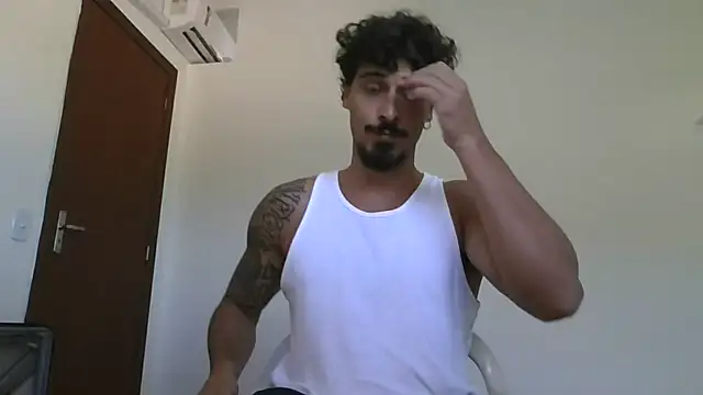 Snapshot of milkoffe chatting on 02/01/26, 12:47 milkoffe online show from 02/01/26, 12:47