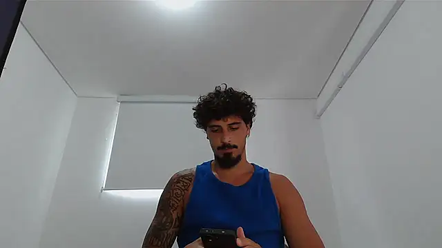 Snapshot of milkoffe chatting on 02/25/26, 02:17 milkoffe online show from 02/25/26, 02:17