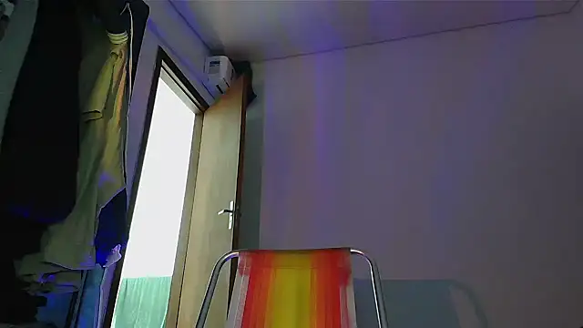 Snapshot of milkoffe chatting on 06/01/26, 03:55 milkoffe online show from 06/01/26, 03:55