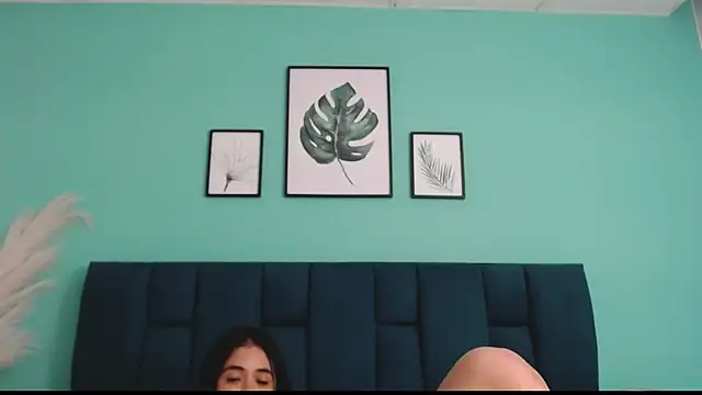 Snapshot of NicollColeman chatting on 02/18/25, 12:15 NicollColeman online show from 02/18/25, 12:15