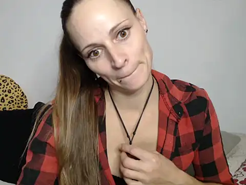 naikah714 online show from 11/18/25, 04:10