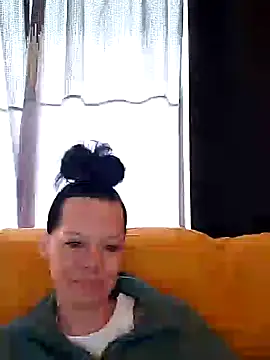 SidneyRaee online show from 12/30/24, 05:44