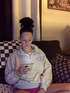 SidneyRaee online show from 11/26/25, 01:22