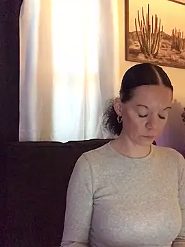 SidneyRaee online show from 12/05/25, 05:11