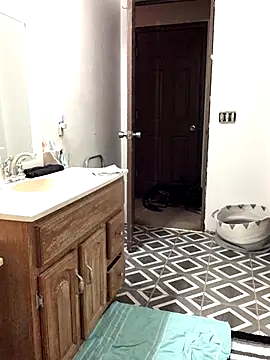 SidneyRaee online show from 10/01/25, 02:54