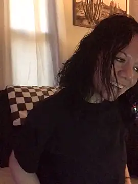 SidneyRaee online show from 11/17/25, 07:18