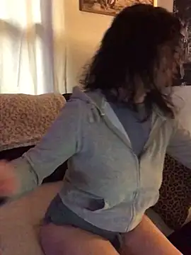 SidneyRaee online show from 10/21/25, 06:40