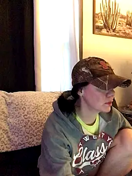 SidneyRaee online show from 12/15/25, 06:58