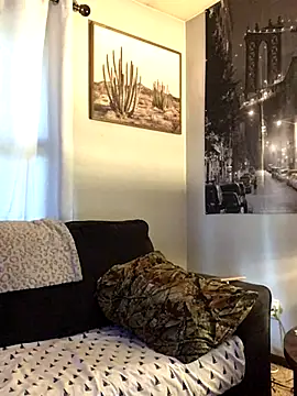 SidneyRaee online show from 09/18/25, 05:49