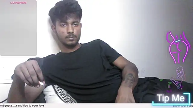 Snapshot of just_fucks chatting on 10/25/25, 08:20 just fucks online show from 10/25/25, 08:20