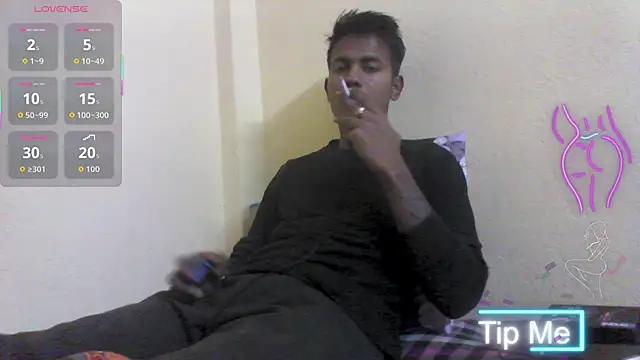 Snapshot of just_fucks chatting on 12/15/25, 06:14 just fucks online show from 12/15/25, 06:14