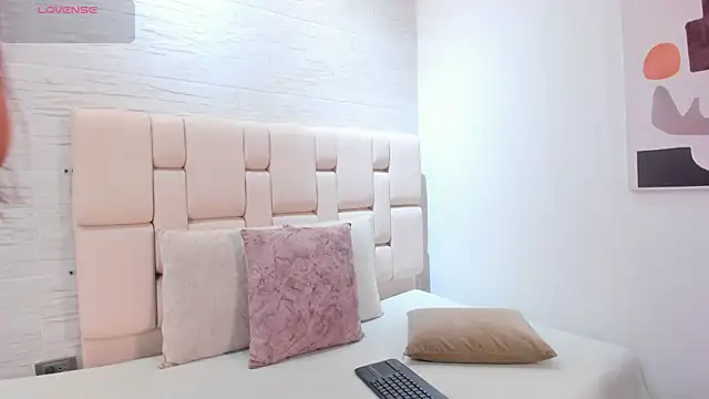 kayleeScott online show from 03/31/26, 07:16