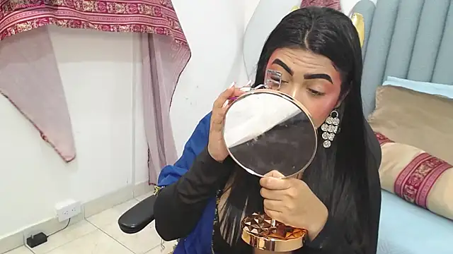 Snapshot of lakshmiraniii chatting on 10/10/25, 11:33 lakshmiraniii online show from 10/10/25, 11:33