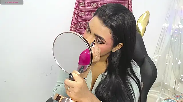 Snapshot of lakshmiraniii chatting on 11/18/25, 11:46 lakshmiraniii online show from 11/18/25, 11:46